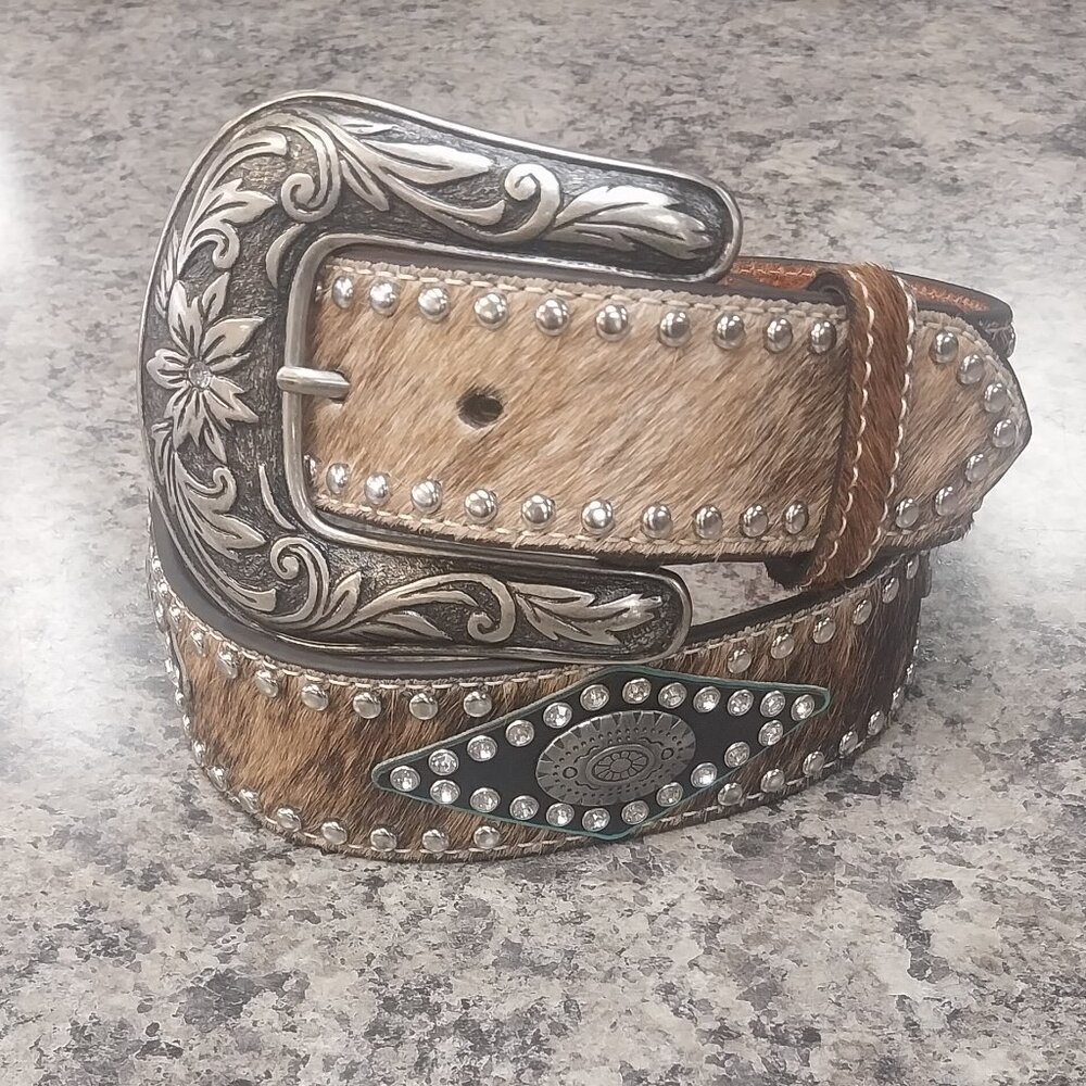 Nocona Ladies 1 1/2 Inch Calf Hair Belt Brown Oval Concho